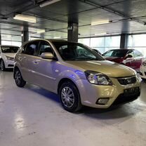 Kia Rio 1.4 AT, 2010, 165 000 км, с пробегом, цена 580 000 руб.