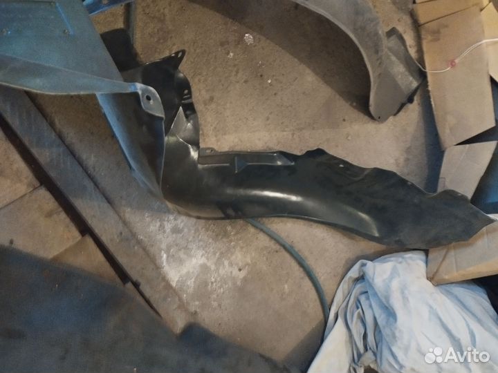 Подкрылки передние на Шевроле Лачетти