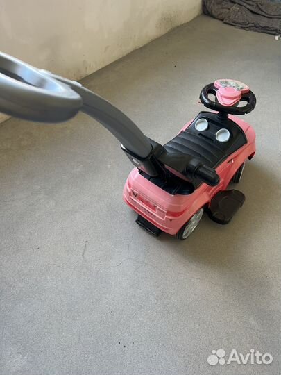 Детская машинка каталка с ручкой