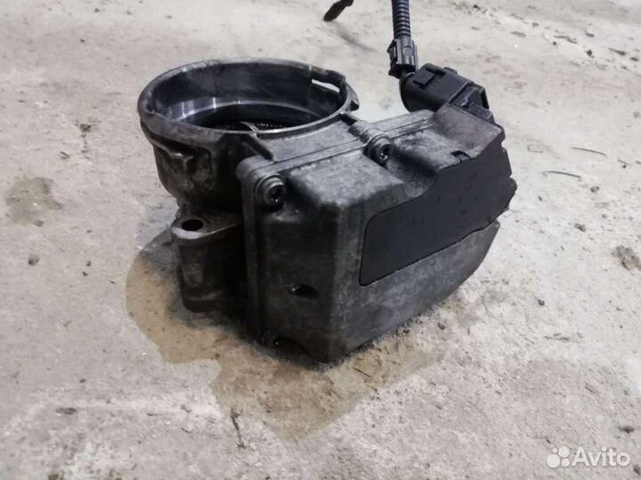 Дроссельная заслонка Volkswagen Passat B6 2.0 2005