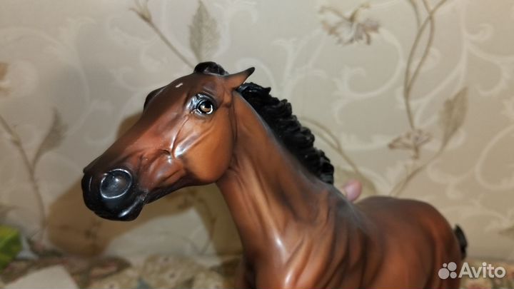 Фигурки лошадей breyer