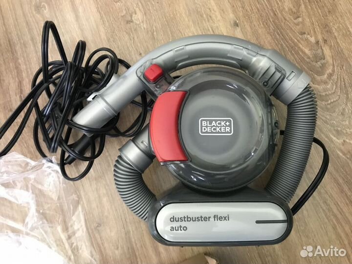 Автомобильный пылесос Black+decker pd1200av