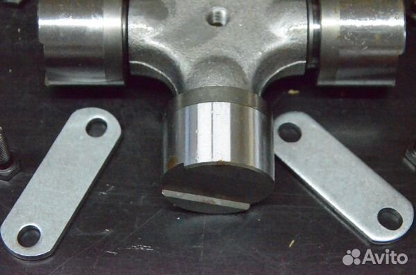 Крестовина кардана с пластинами Hyundai HD120