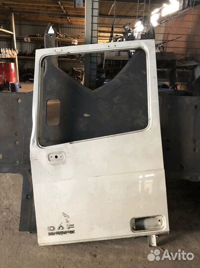Дверь боковая левая Daf Xf105 2016