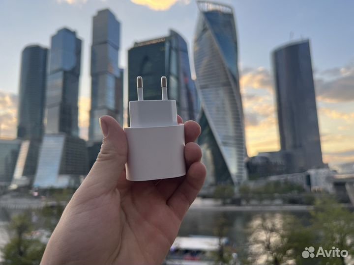 Быстрая зарядка для iPhone 20w + кабель