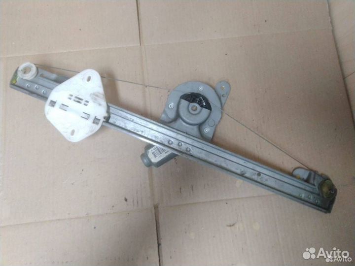 Стеклоподъемник передний правый Renault Logan