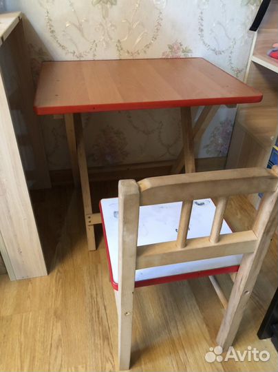 Детский столик и стульчик