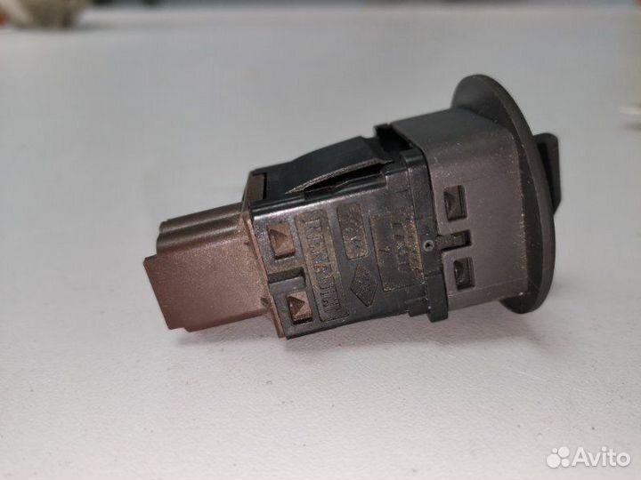 Выключатель подушки безопасности Renault Fluence 1