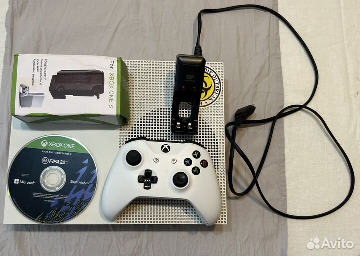 Xbox one s 1tb с играми,геймпад