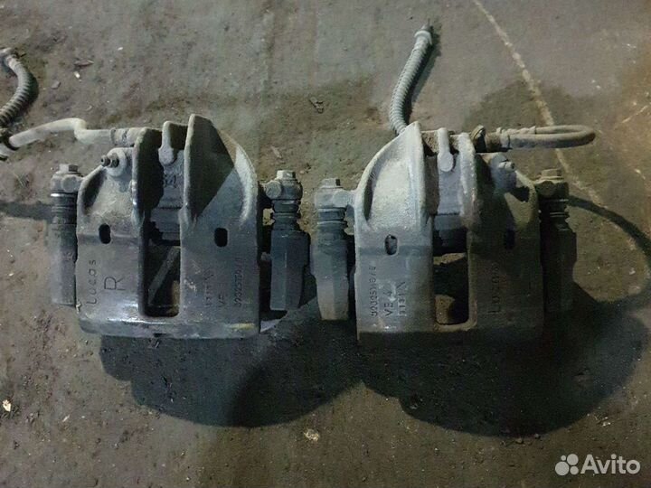 Передние суппорта митсубиси каризма