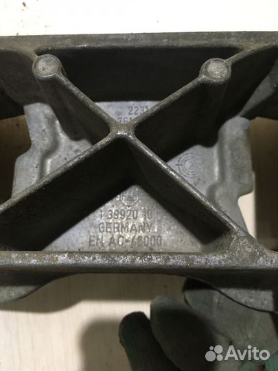 Опорная Балка коробки передач бмв 5 Е60