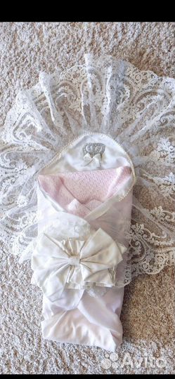 Уголок с бантом на выписку