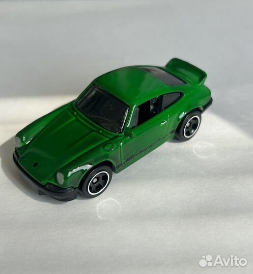 Hot wheels Porsche carrera rs 2.7 Зеленая