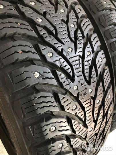 Nokian Tyres Hakkapeliitta 9 215/65 R16