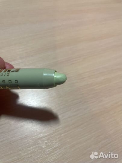 Консилер/корректор зеленый от покраснений