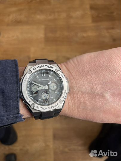 Часы casio g shock GST-W110