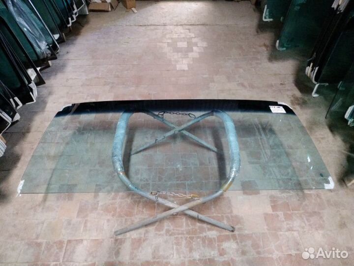 Стекло лобовое переднее Mitsubishi Fuso Canter