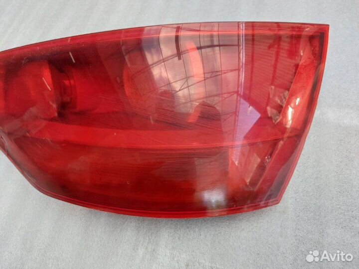 Фонарь задний правый Audi Q7 внедорожник 3.6 2007