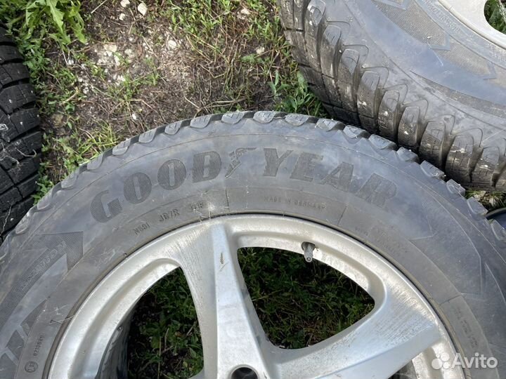 Goodyear Cargo Ultra Grip 235/65 R17