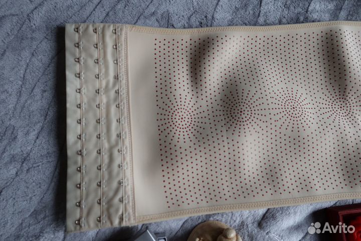 Лот из разных вещей: свечи, крючки, фигурки и др