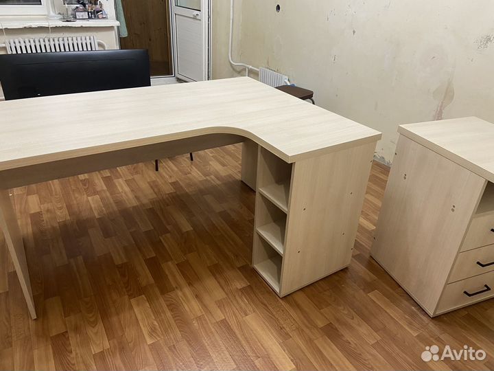 Стол письменный компьютерный угловой + тумбочка