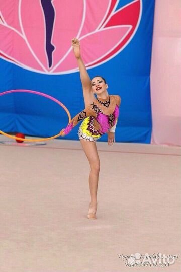 Тренер по художественной гимнастике. Растяжка