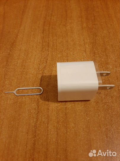 Зарядка (часть - вилка) от Айфона