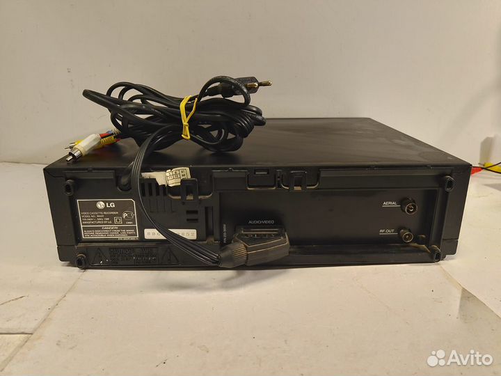 Видеомагнитофон LG W43Y