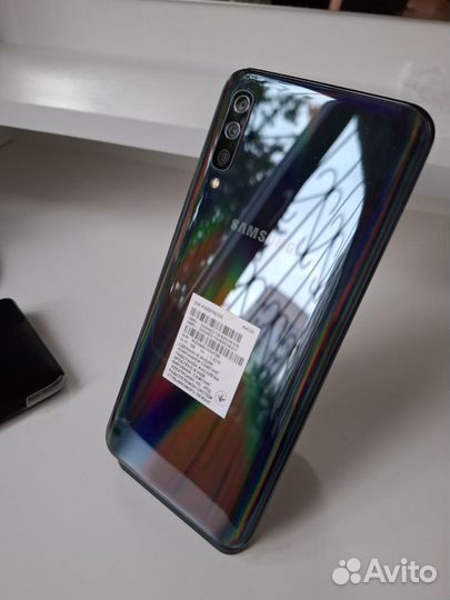 Samsung Galaxy A50, 4/64 ГБ