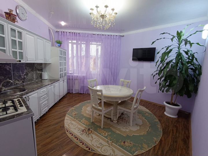 4-к. квартира, 134 м², 3/3 эт.