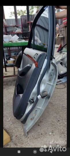 Avensis 2 в разбор