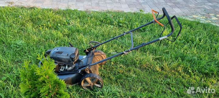 Газонокосилка бензиновая самоходная бу
