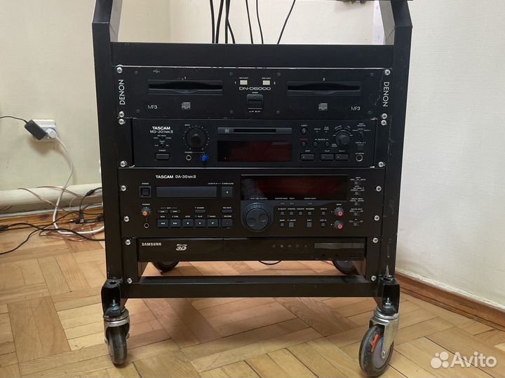 HI-FI стойка аппаратуры (все цифровые форматы)