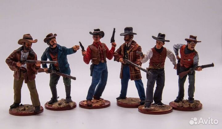 Модель, вежливые люди, солдатики