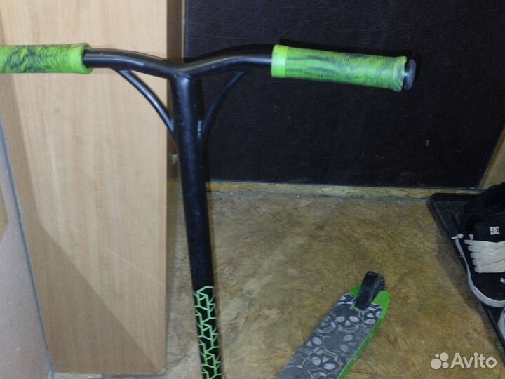 Трюковой самокат парковый