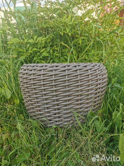 Кашпо из ротанга продаю