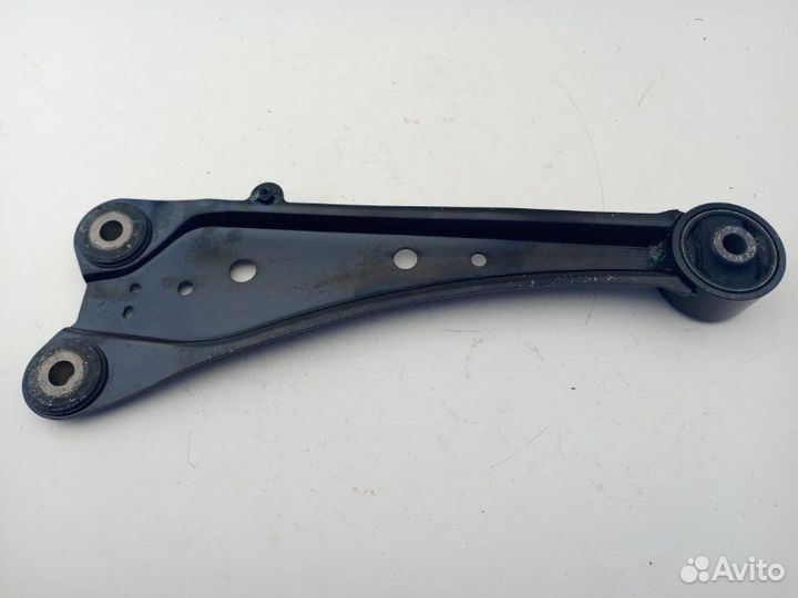 Продольный рычаг задний правый Toyota Rav4