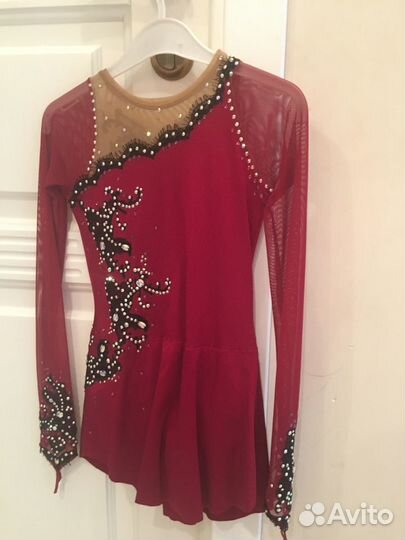 Платье для выступлений (фигурное катание)