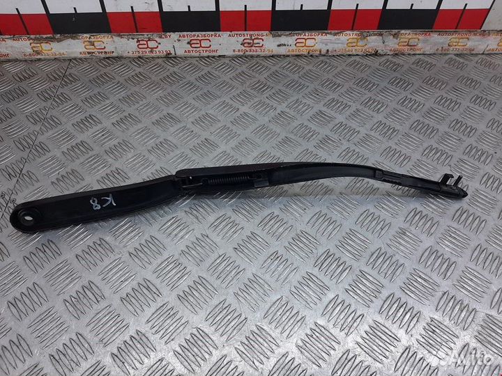 Щеткодержатель (поводок стеклоочистителя, дворник)