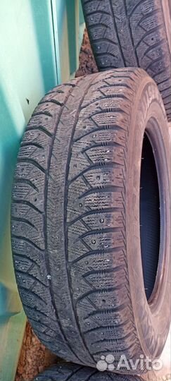 Bridgestone Ice Cruiser 7000 225/65 R17 106T