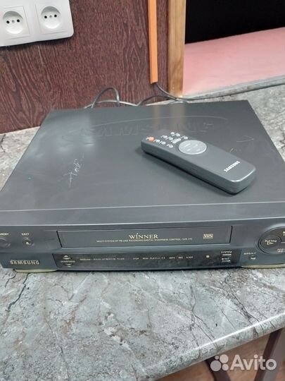 Видеомагнитофон Samsung