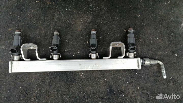 Топливная рампа Ford Focus II 1.8л