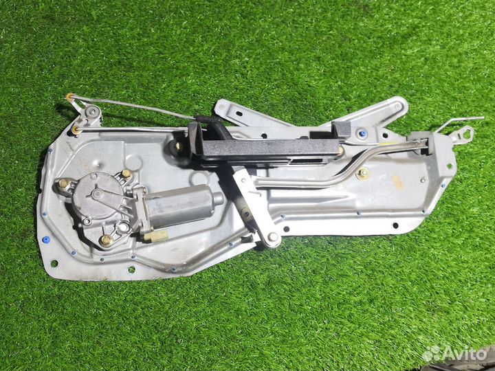 Задний правый стеклоподъёмник Volvo 850