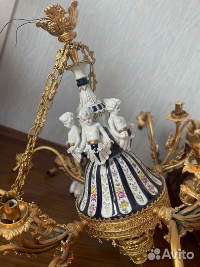 Люстра потолочная из форфора и бронзы