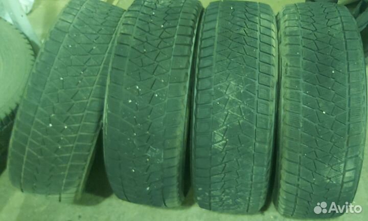 Bridgestone Blizzak DM-V2 2.25/60 R18