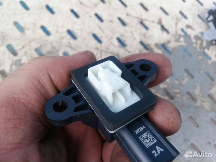 Датчик удара Airbag боковой Jaguar Land Rover