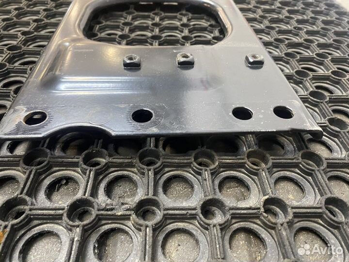 Траверса рамы поперечная Renault T