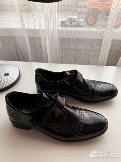 Туфли мальчику 33