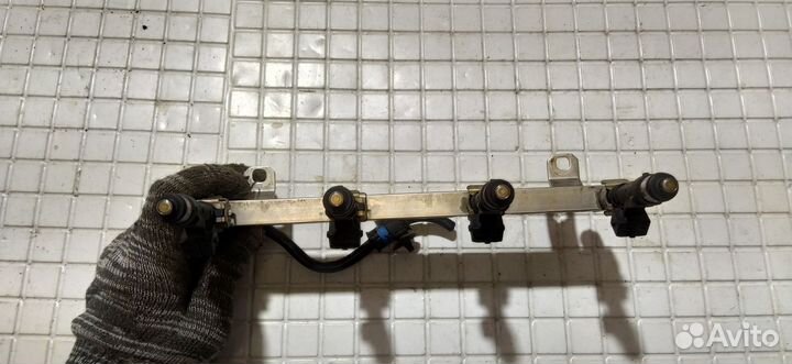 Рейка топливная (рампа) Opel Corsa D 1.2