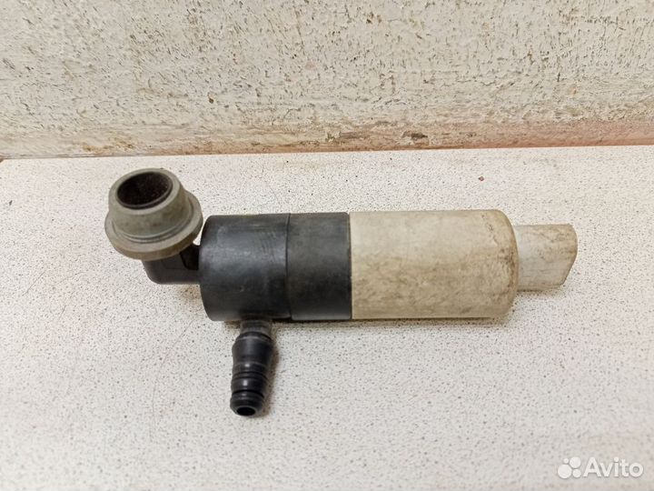 Насос омывателя Ленд Ровер